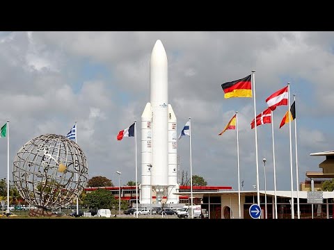 Décollage d'une fusée Ariane avec 4 satellites à son bord