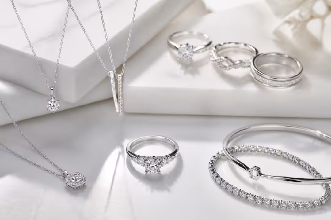 découvrez les dernières tendances des bijoux en or blanc pour 2026 et une sélection exclusive pour sublimer votre style avec élégance et modernité.