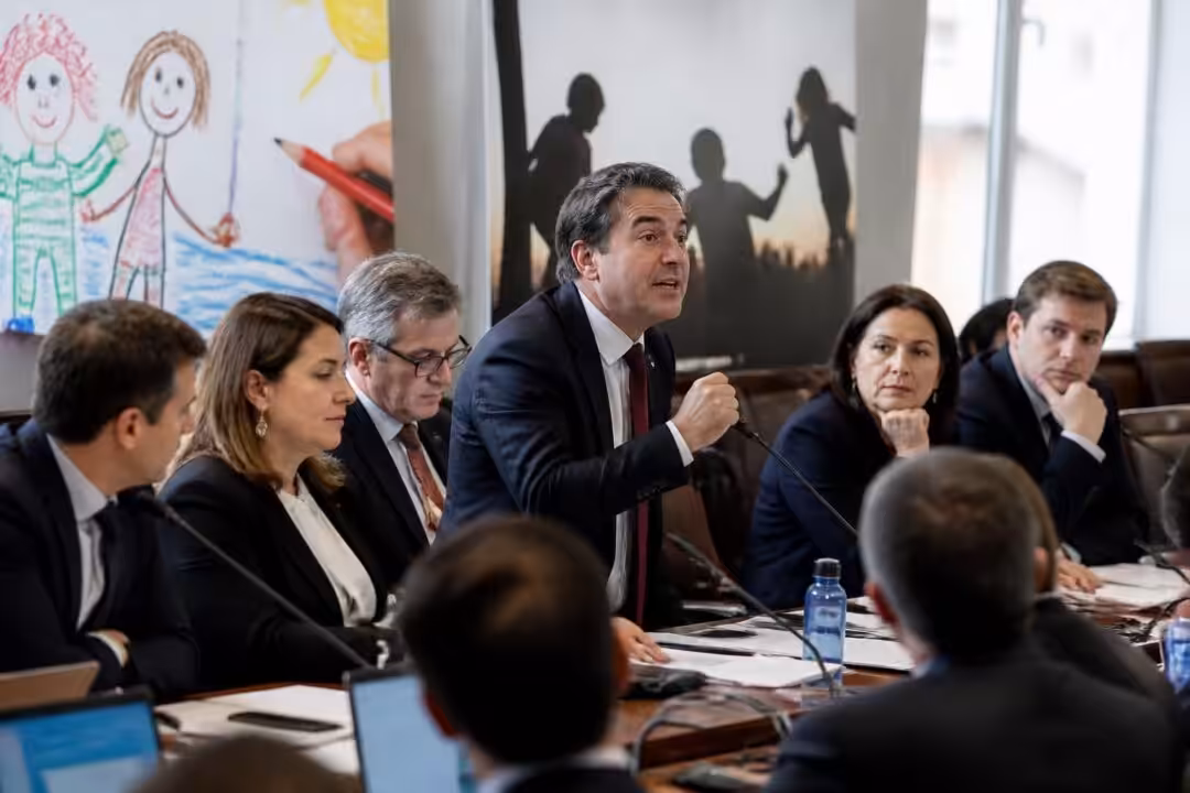 découvrez comment la loi sur la protection de l'enfance voit l'influence de la lfi renforcer les positions de la gauche dans ce débat crucial.